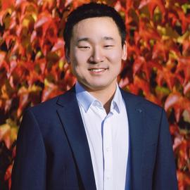 Guangming Wang
